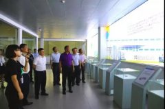 新疆若羌縣委副書記、縣長艾山江帶領(lǐng)考察團(tuán)走