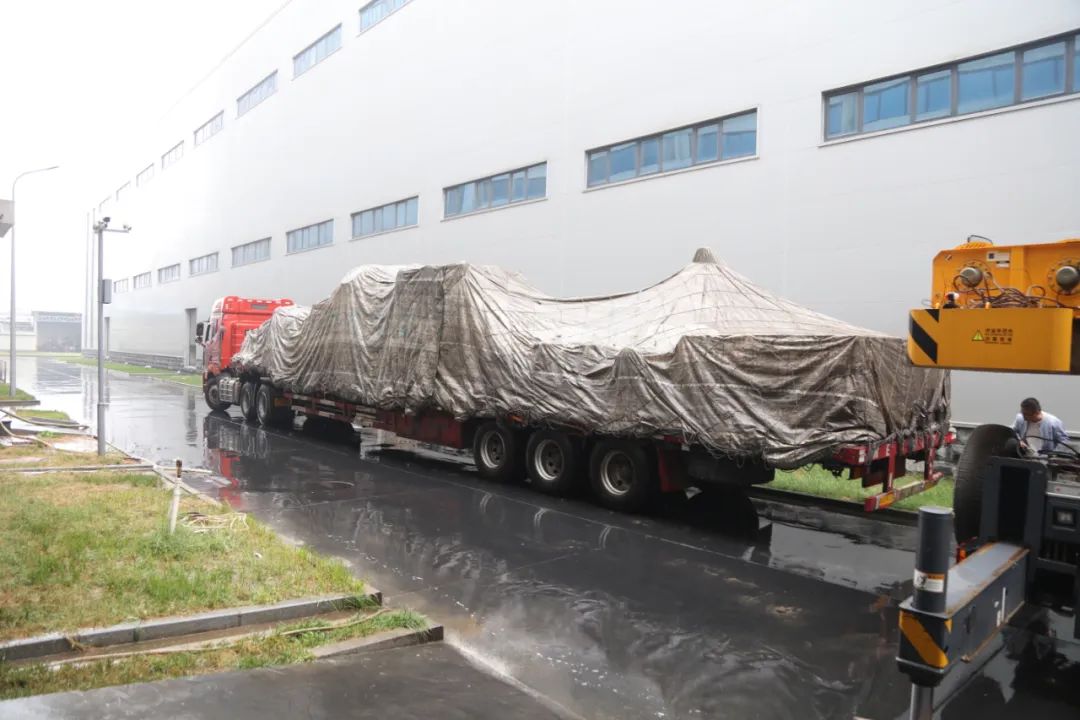 引進(jìn)新設(shè)備，助力新“智”造